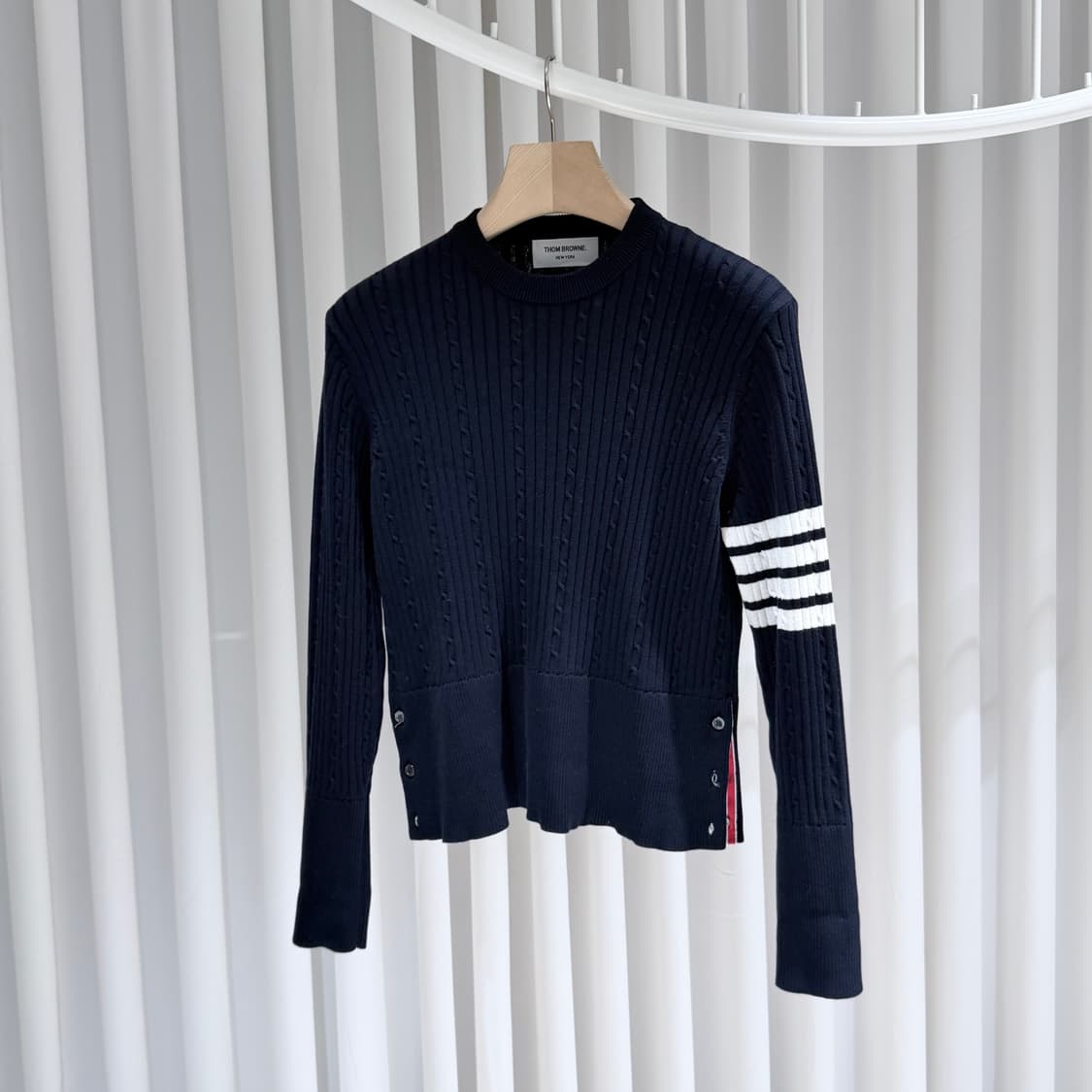 1 / 톰브라운 사선완장 케이블 네이비 니트 상품이미지3