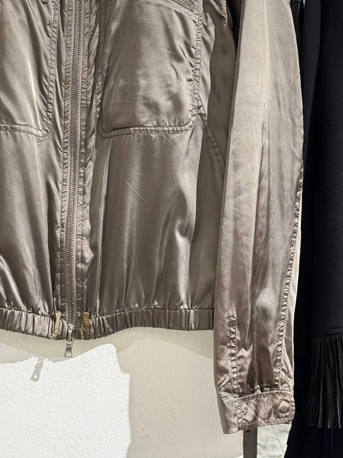 프라다 카키 나일론 하이넥 집업 자켓 상품이미지5