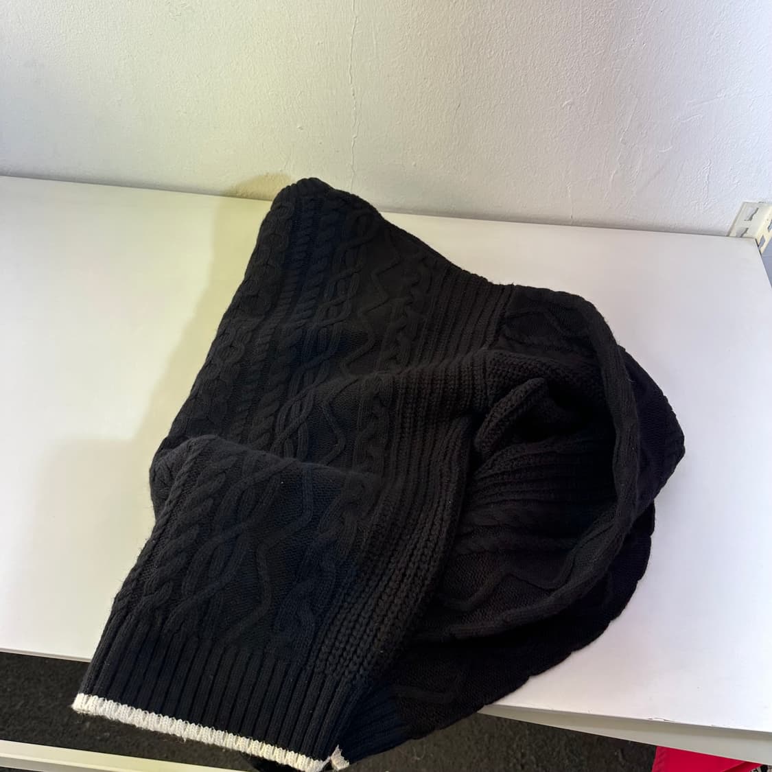 M 커버낫 블랙 오버핏 꽈배기니트 상품이미지6