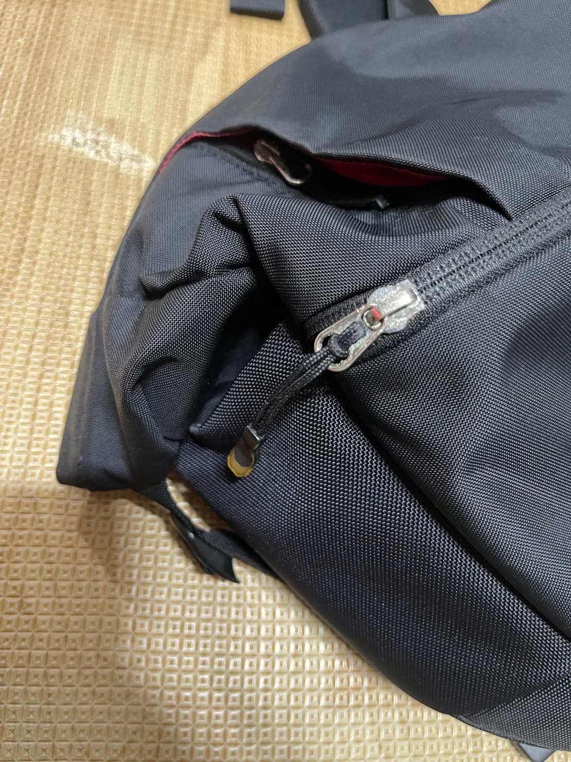 아크테릭스 크로스백 상품이미지5