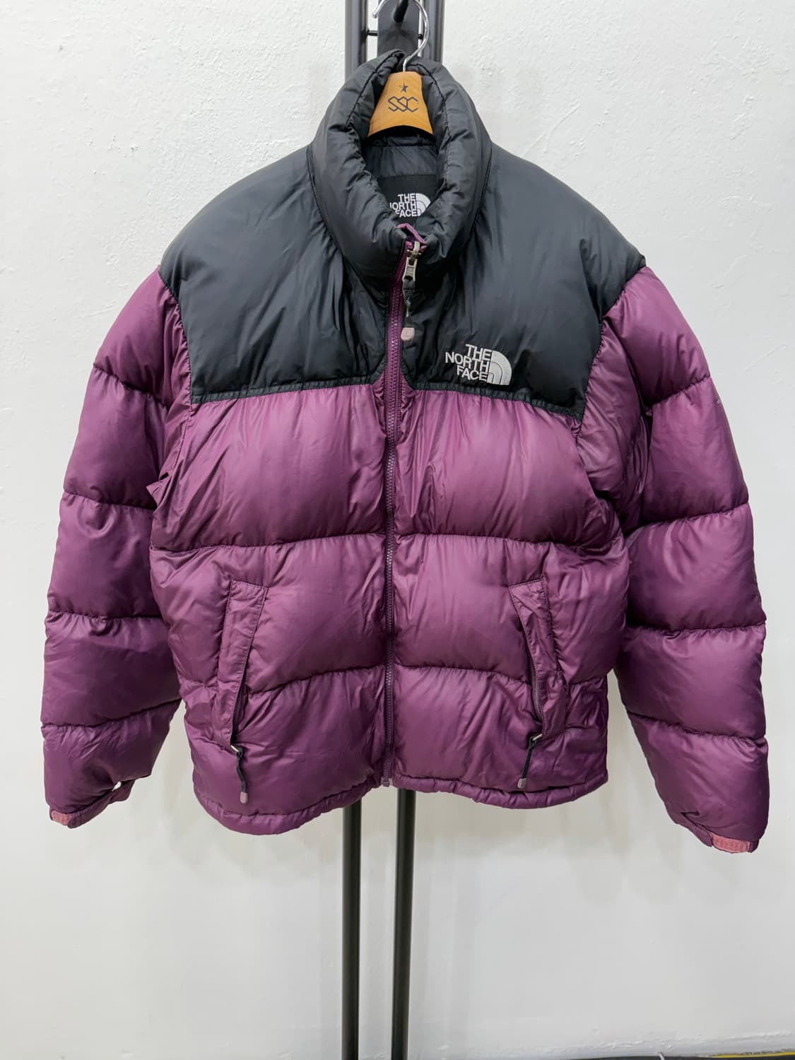 정품) 노스페이스 눕시 퍼플/블랙 패딩 95 상품이미지1