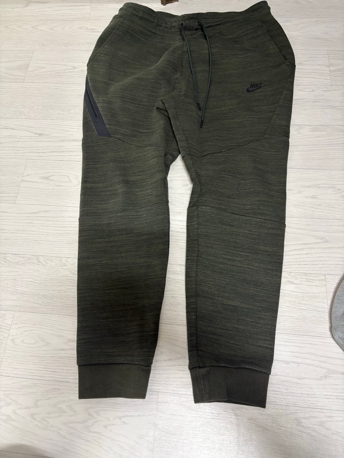나이키 테크 플리스 테크팩 바지 카키 l 상품이미지1