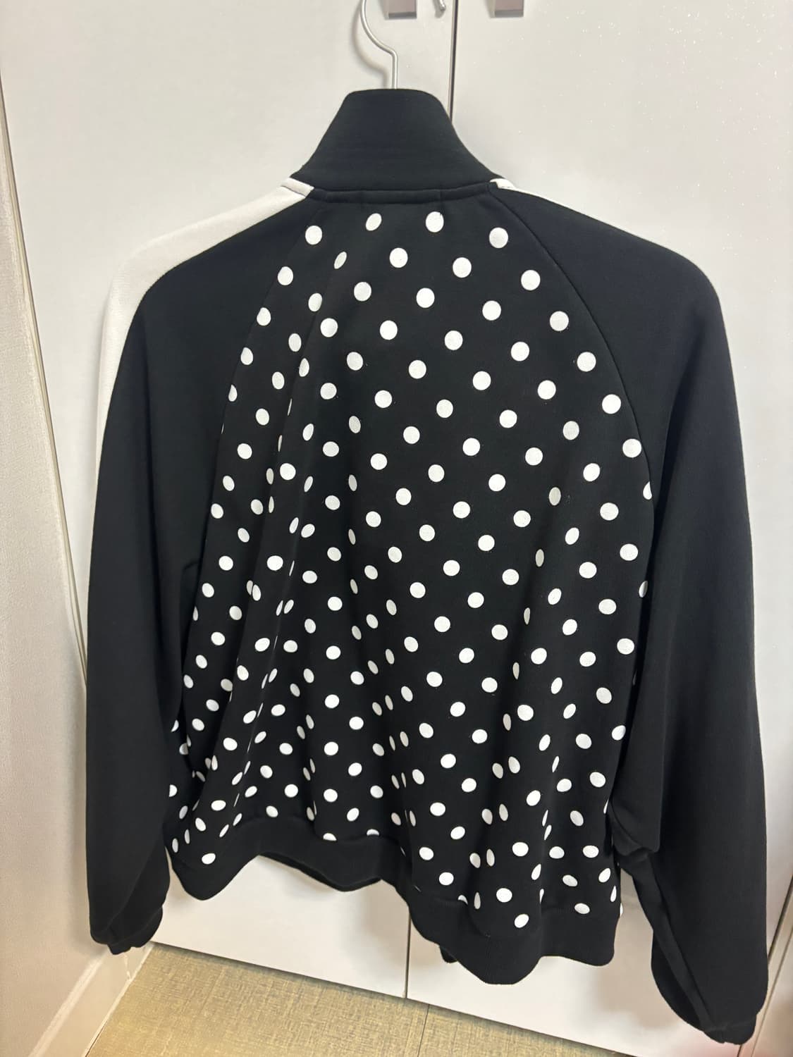 로액슈얼 도트 집업 블랙 상품이미지3