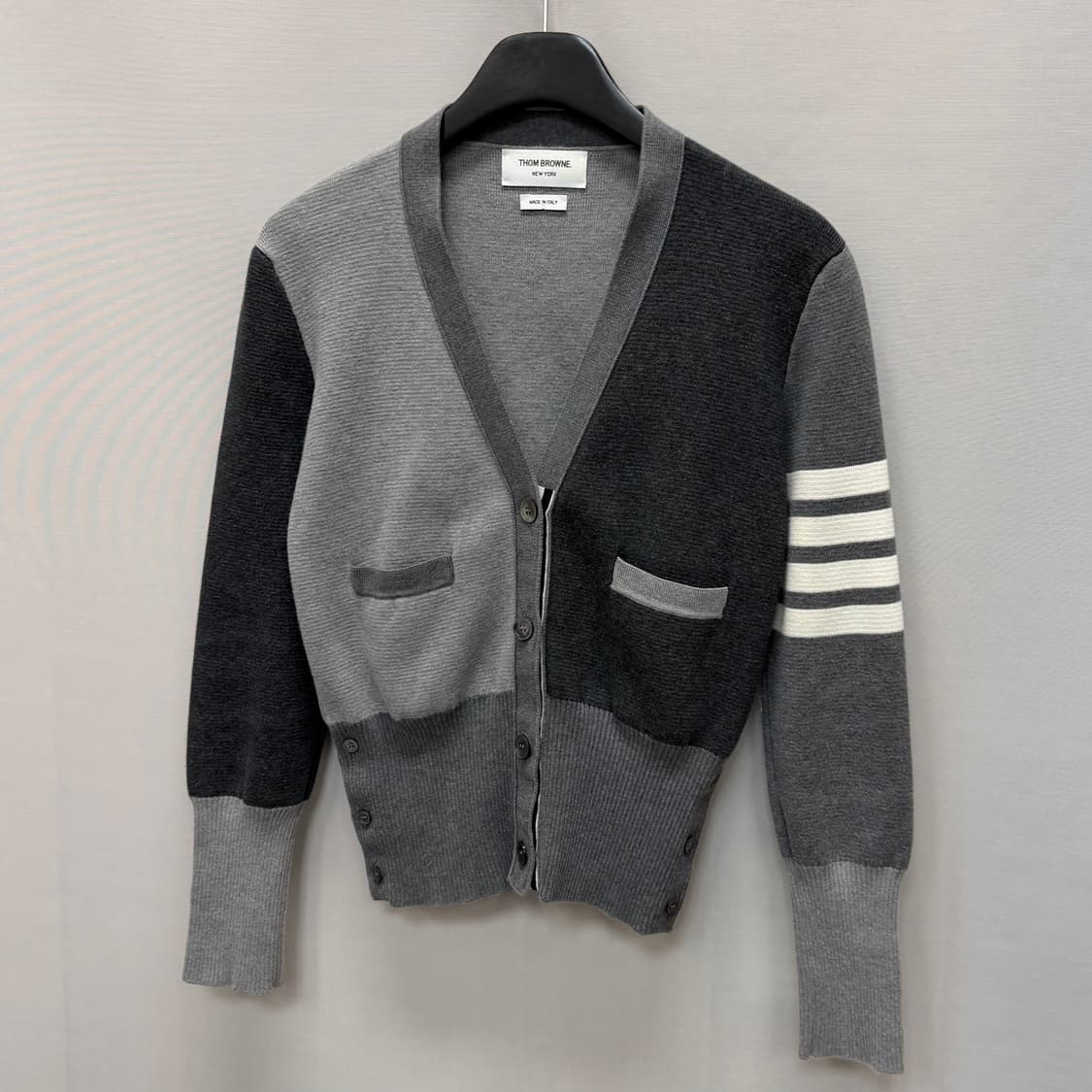 톰브라운 펀믹스 사선 가디건 (44)  상품이미지3