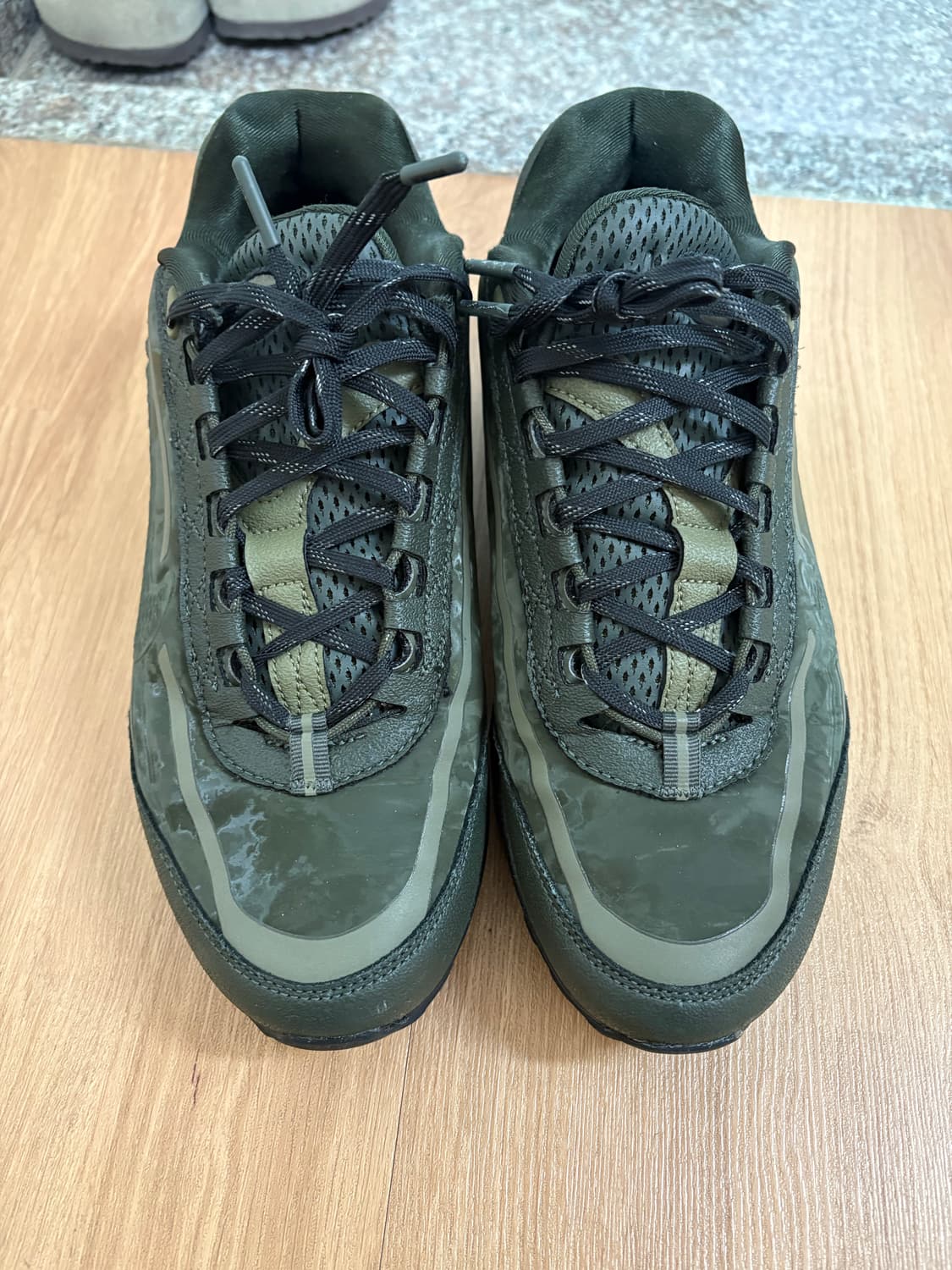 나이키 x 웍스아웃 에어맥스95 미디움 올리브 앤 세쿼이아 280사이즈입 상품이미지1