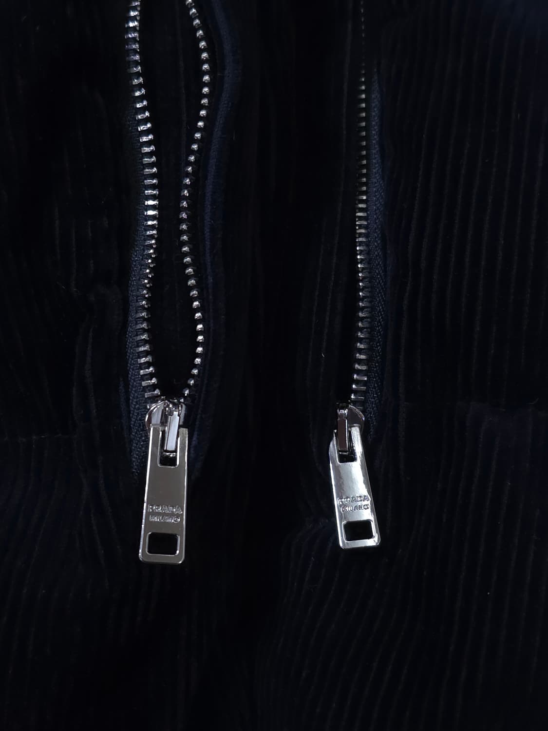 [50] 프라다 코듀로이 패딩 네이비(SGC072) 상품이미지5