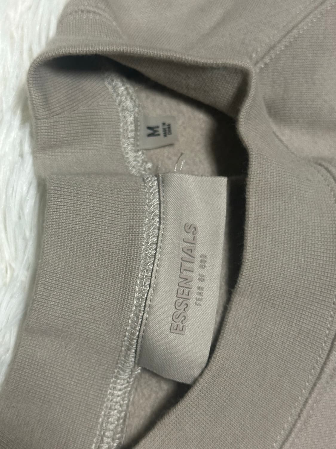 에센셜 피어오브갓 맨투맨M 상품이미지2