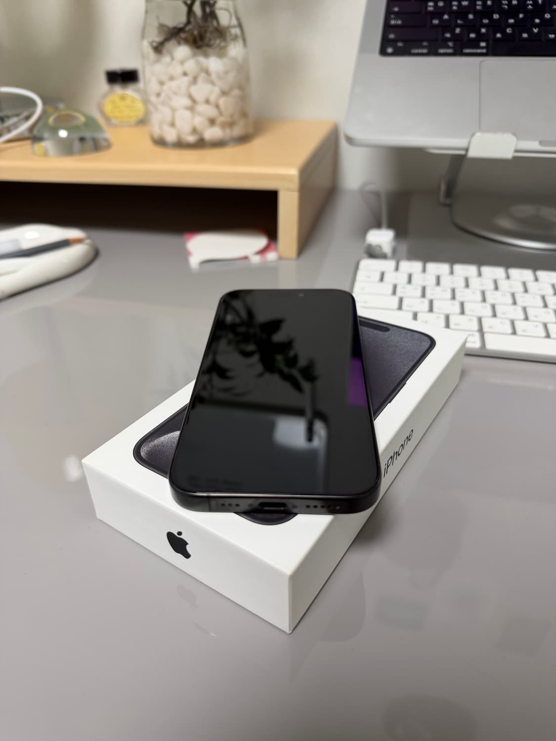 아이폰15프로 블랙 티타늄 256 상품이미지3