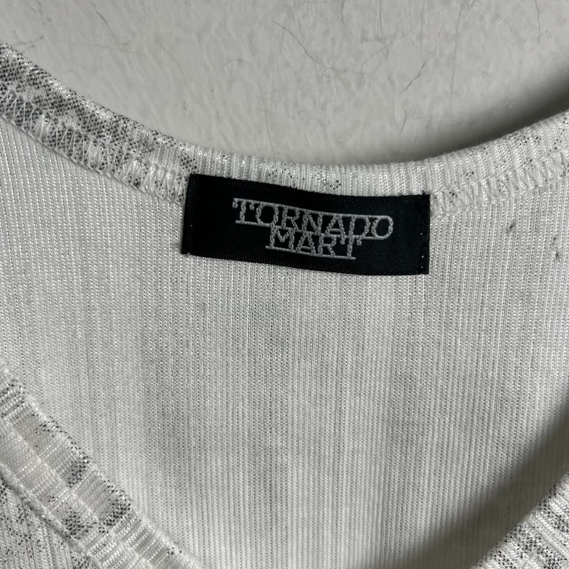 tornado mart 토네이도 마트 화이트 뱀피 파이톤 민소매 탱크탑  상품이미지3