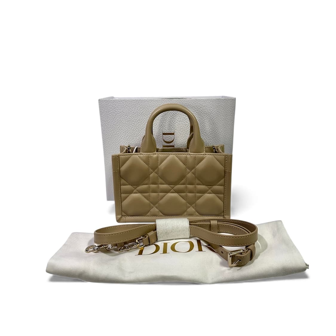 [새상품] 디올 북토트 까나쥬 미니백 파우더 베이지 상품이미지2