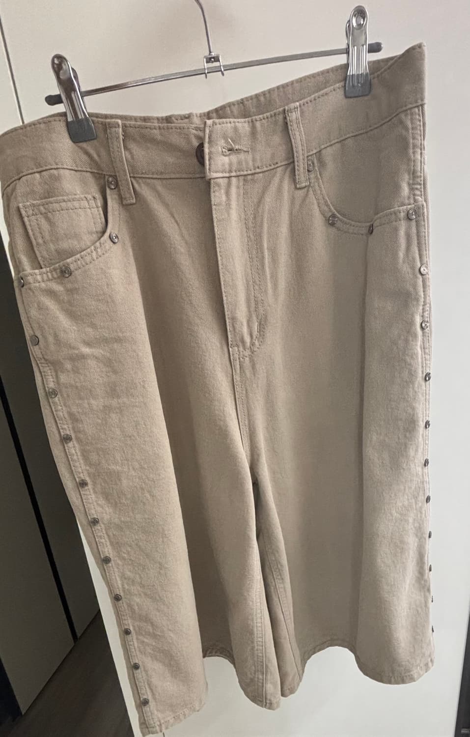 (2사이즈) aeae 스터드 쇼츠 상품이미지3