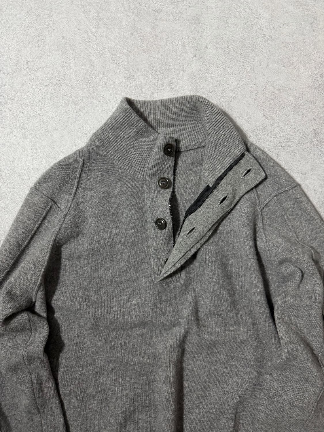 C.P 컴퍼니 렌즈패치 쿼터집업니트 상품이미지4