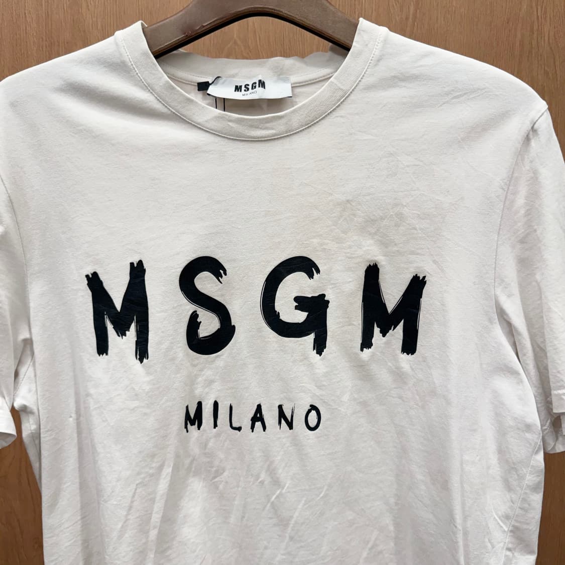 MSGM 밀라노 빅로고 프린트 반팔 티셔츠 크루넥 레귤러핏 화이트 상품이미지4