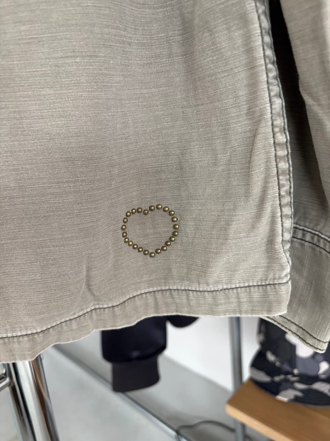 Remi relief 레미 릴리프 밀리터리 하트 셔츠 상품이미지5