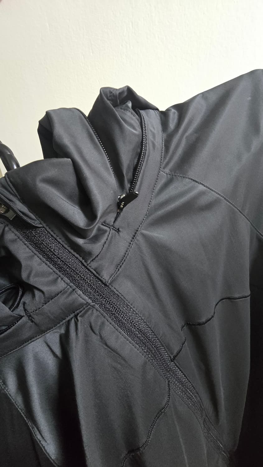 룰루레몬 슬림핏 바람막이 상품이미지2