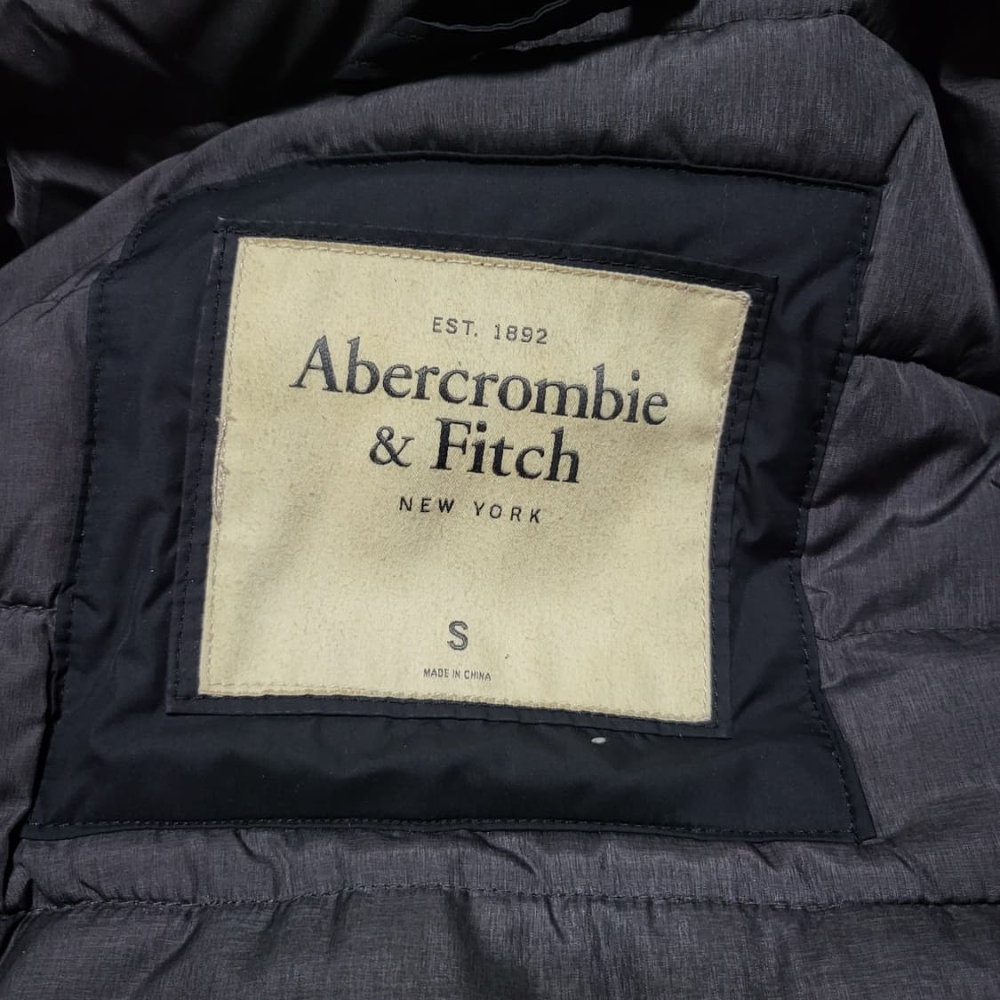 아베크롬비 앤 피치 라쿤 패딩 점퍼 블랙 (S오버) 상품이미지5