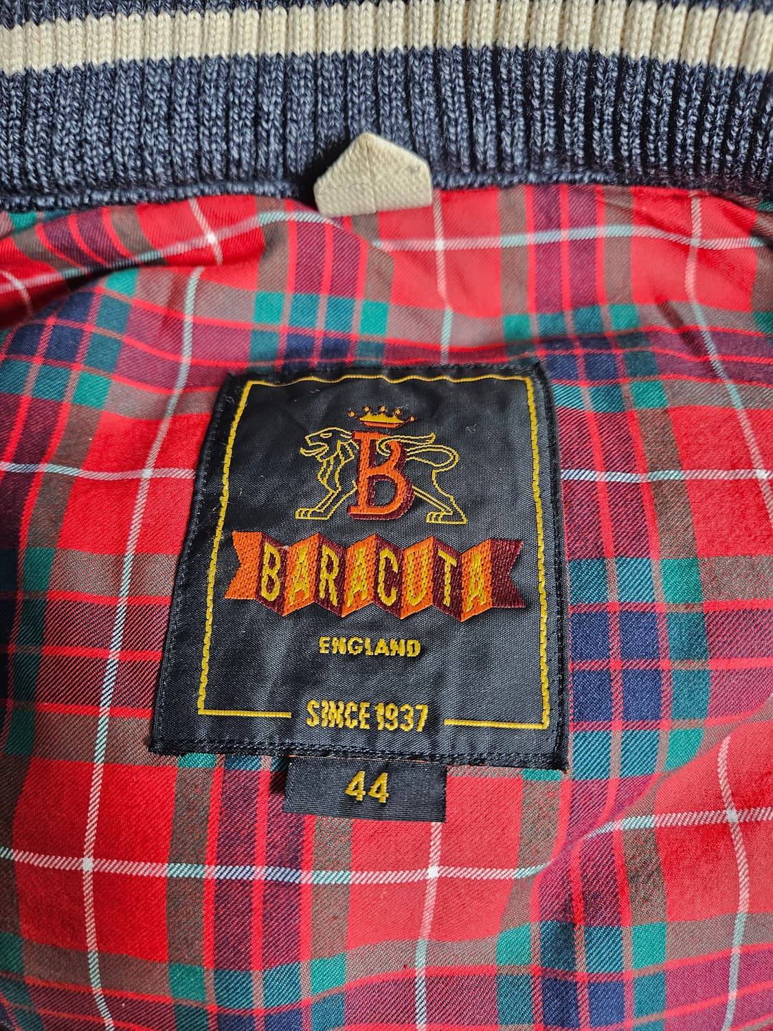 바라쿠타 g9 프리마로프트 블랙 자켓 상품이미지3