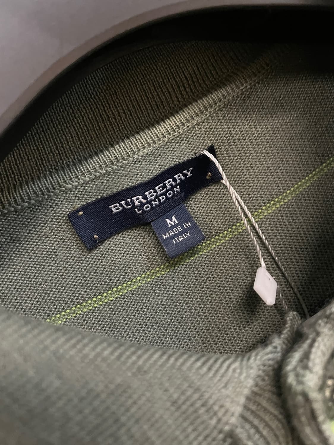 버버리 크레스트 로고 스트라이프 카라 니트 상품이미지5