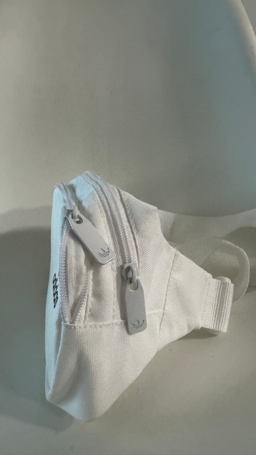 화이트 아디다스 웨이스트백 상품이미지2