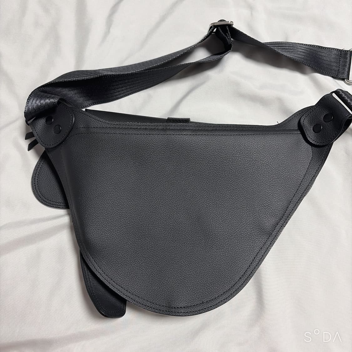 이우가마카리스 Triple Covered Crow Buckle Bag 상품이미지2