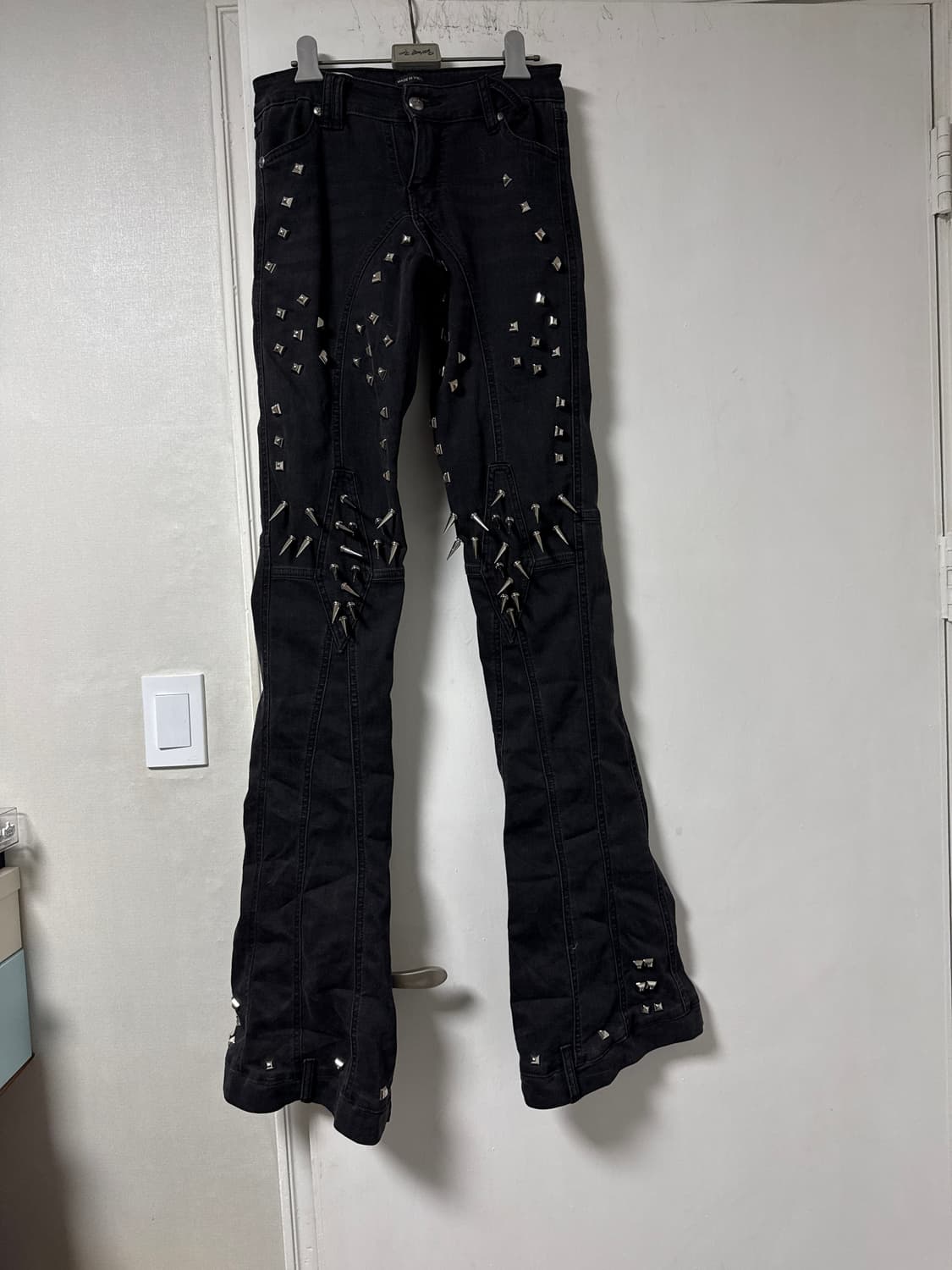 COZY WORLDWIDE 메탈 스파이크 스키니 플레어진 상품이미지2