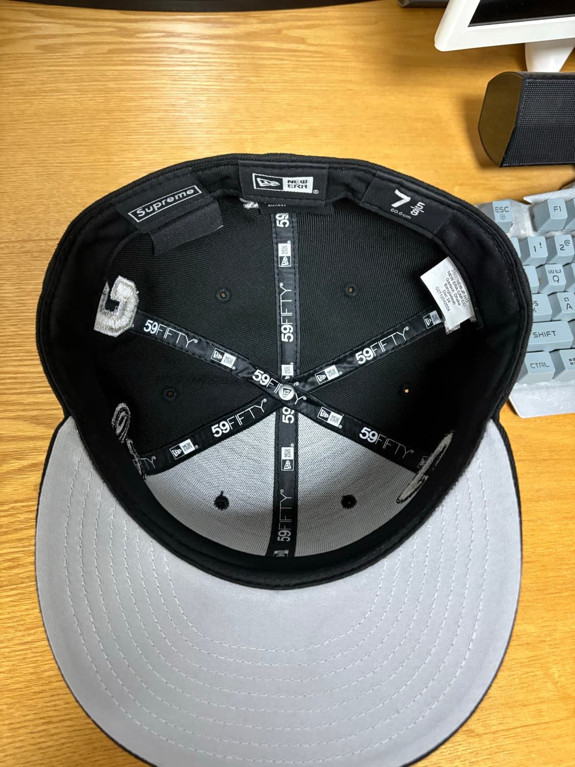 뉴에라 슈프림  7 5/8 사이즈 상품이미지3