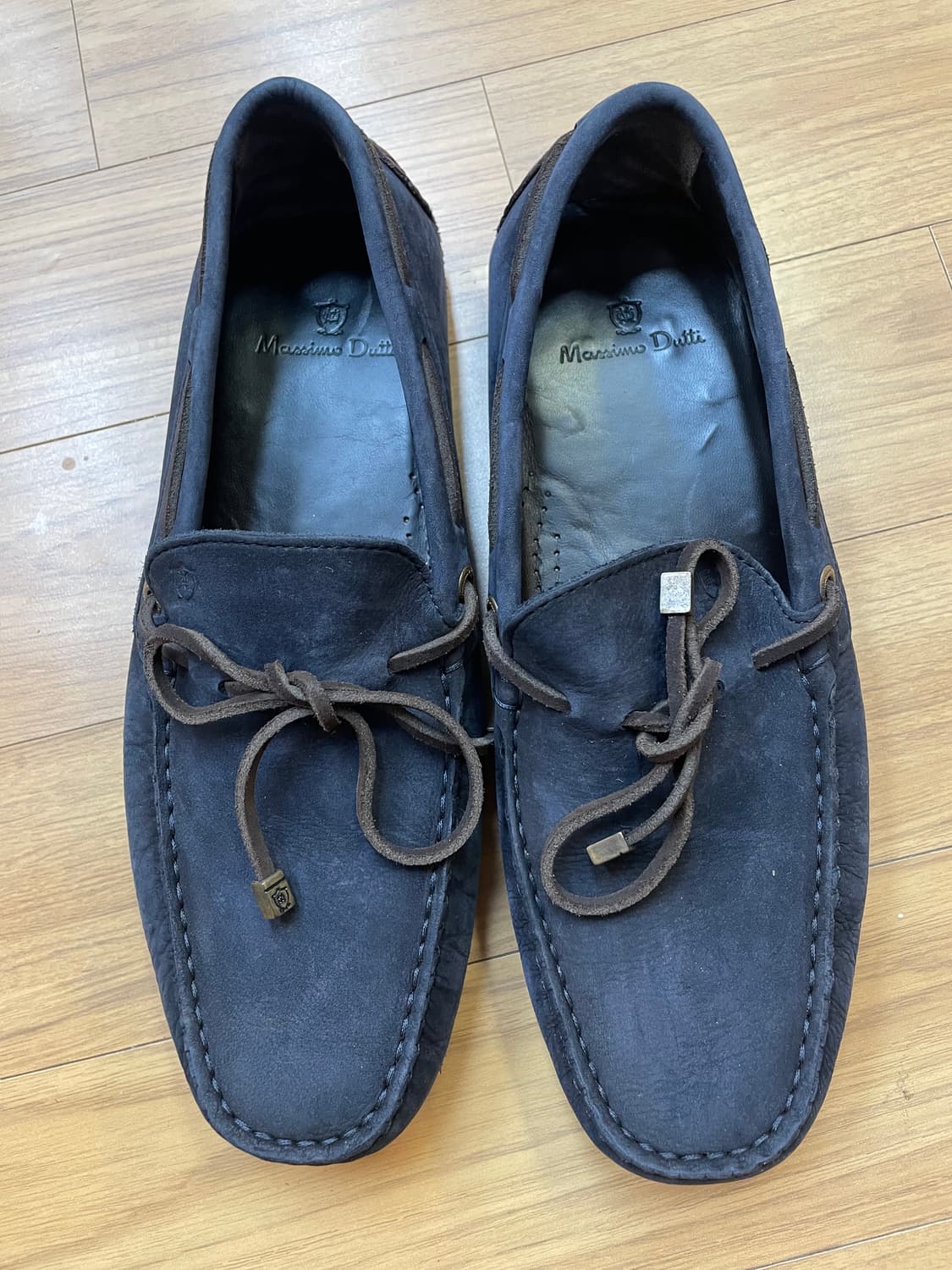 Massimo Dutti 남성 로퍼 판매합니다. 네이비 색상의 고급스러운 상품이미지1