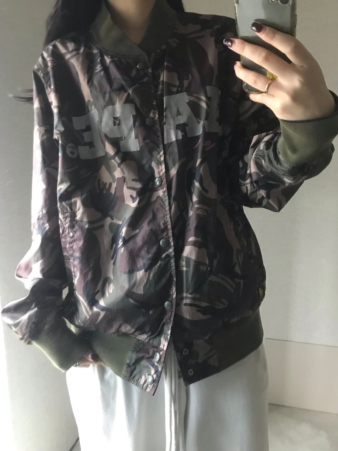 에이프 카모 블랙 리버시블 빅로고 바시티자켓 상품이미지2