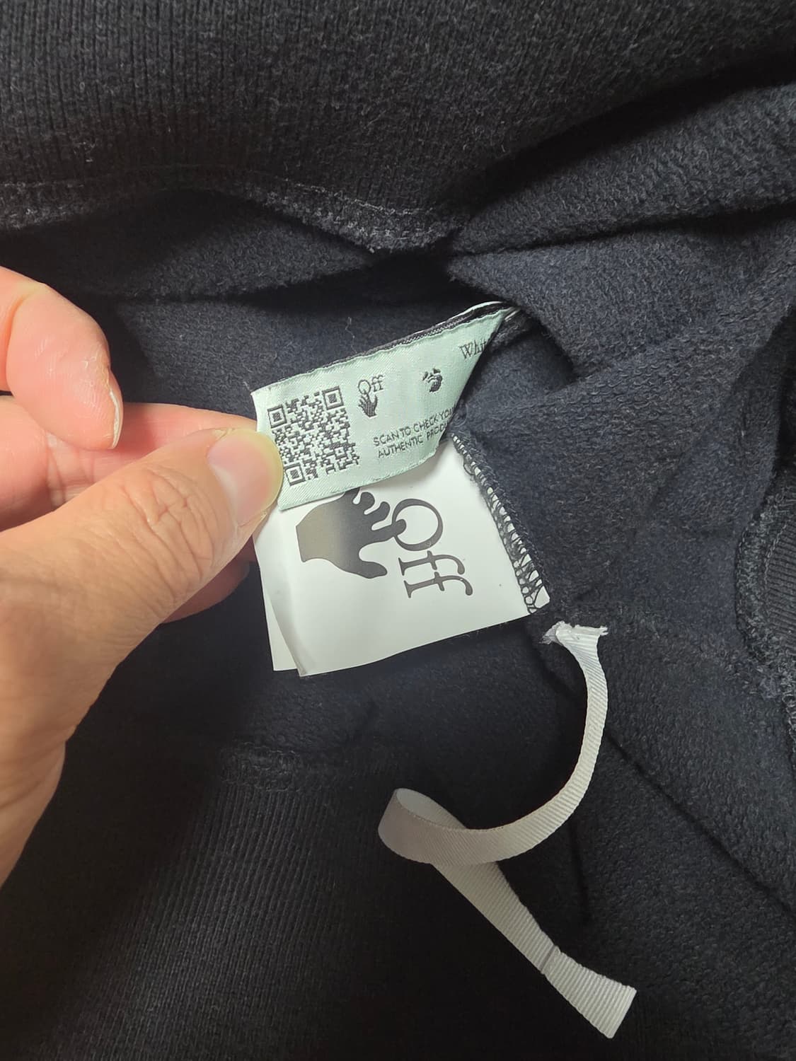 Off-White 블랙 맨투맨 티셔츠(정품/XL) 상품이미지3