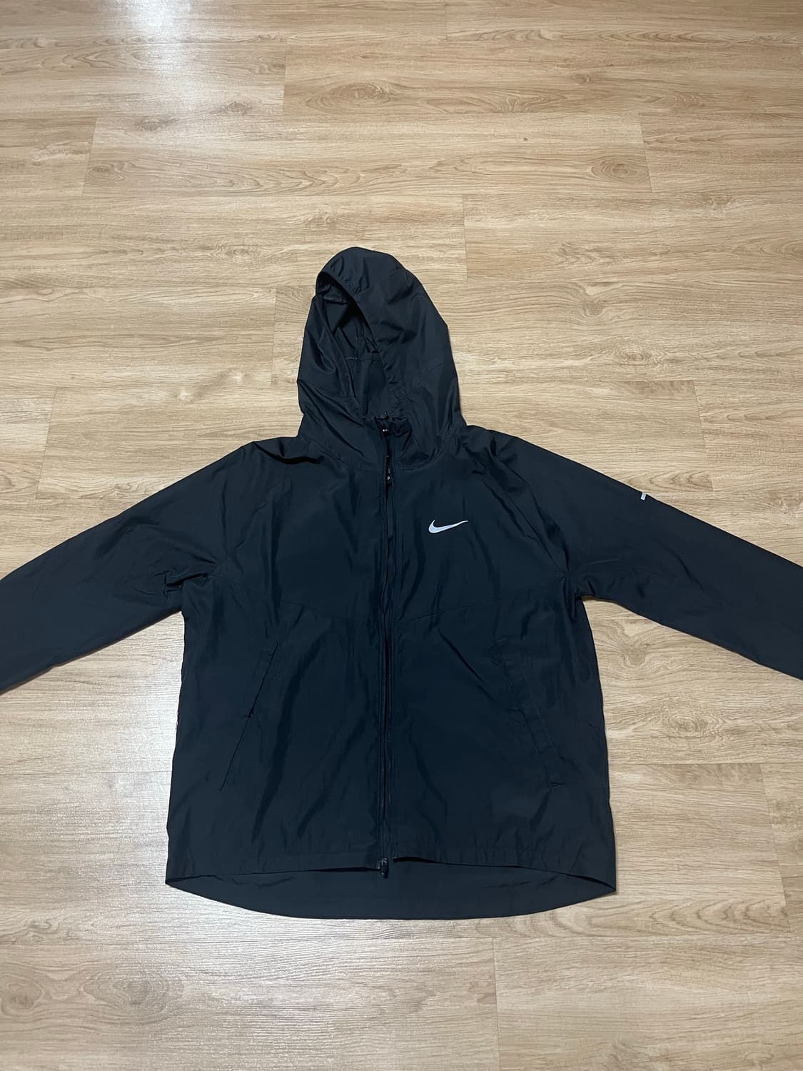 나이키 우먼 바람막이 상품이미지1