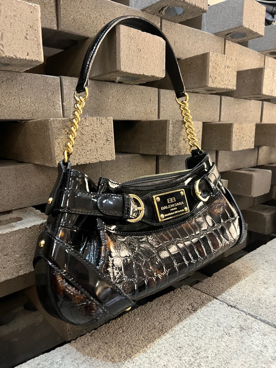 발렌시아가 크로커다일 엠보 숄더 백 상품이미지2