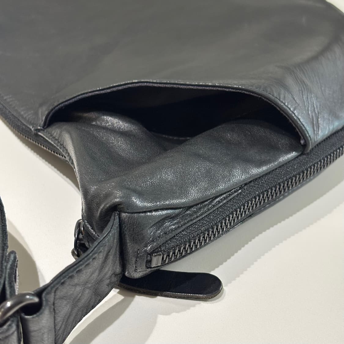 요지 야마모토 뿌르 옴므 홀스 하이드 크로스백 상품이미지2