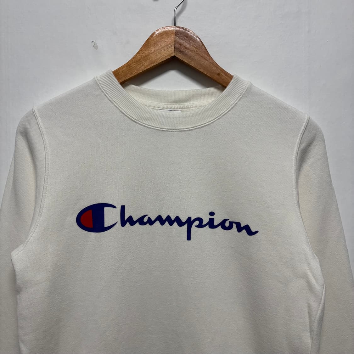 챔피온 아이보리 빅로고 맨투맨 상품이미지2