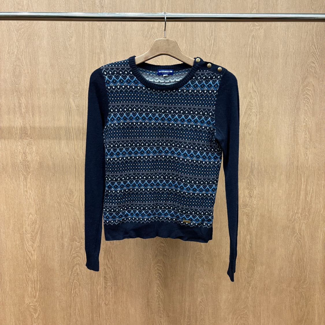 버버리 블루 라벨 라운드넥 니트 자카드 패턴 골드 버튼 디테일 네이비 상품이미지2