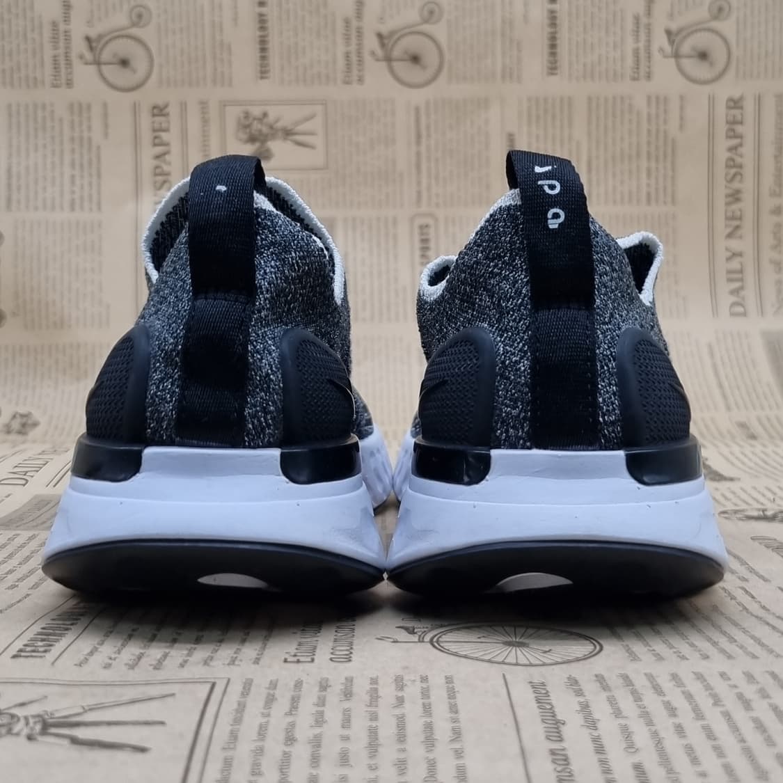 나이키 리액트 팬텀 런플린이니트2 230 상품이미지4