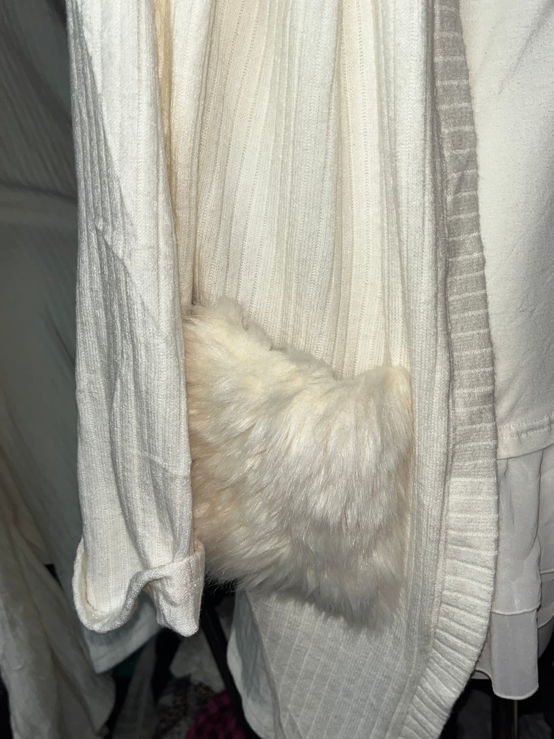 나나 하치st 아이보리 로맨틱 퍼 롱 가디건 상품이미지2