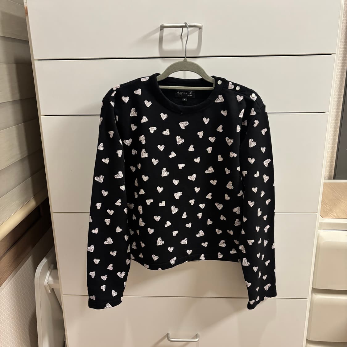 아네스베 agnes b 하트 패턴 디테일 맨투맨 상품이미지1