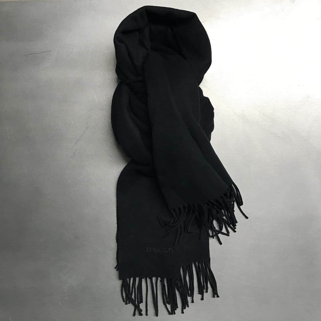 질샌더 로고 머플러 블랙 상품이미지1