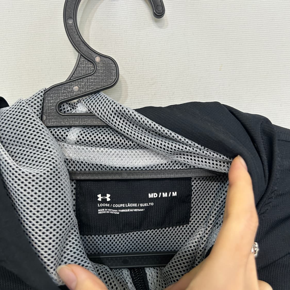 언더아머 블랙 후드 바람막이 M 상품이미지2