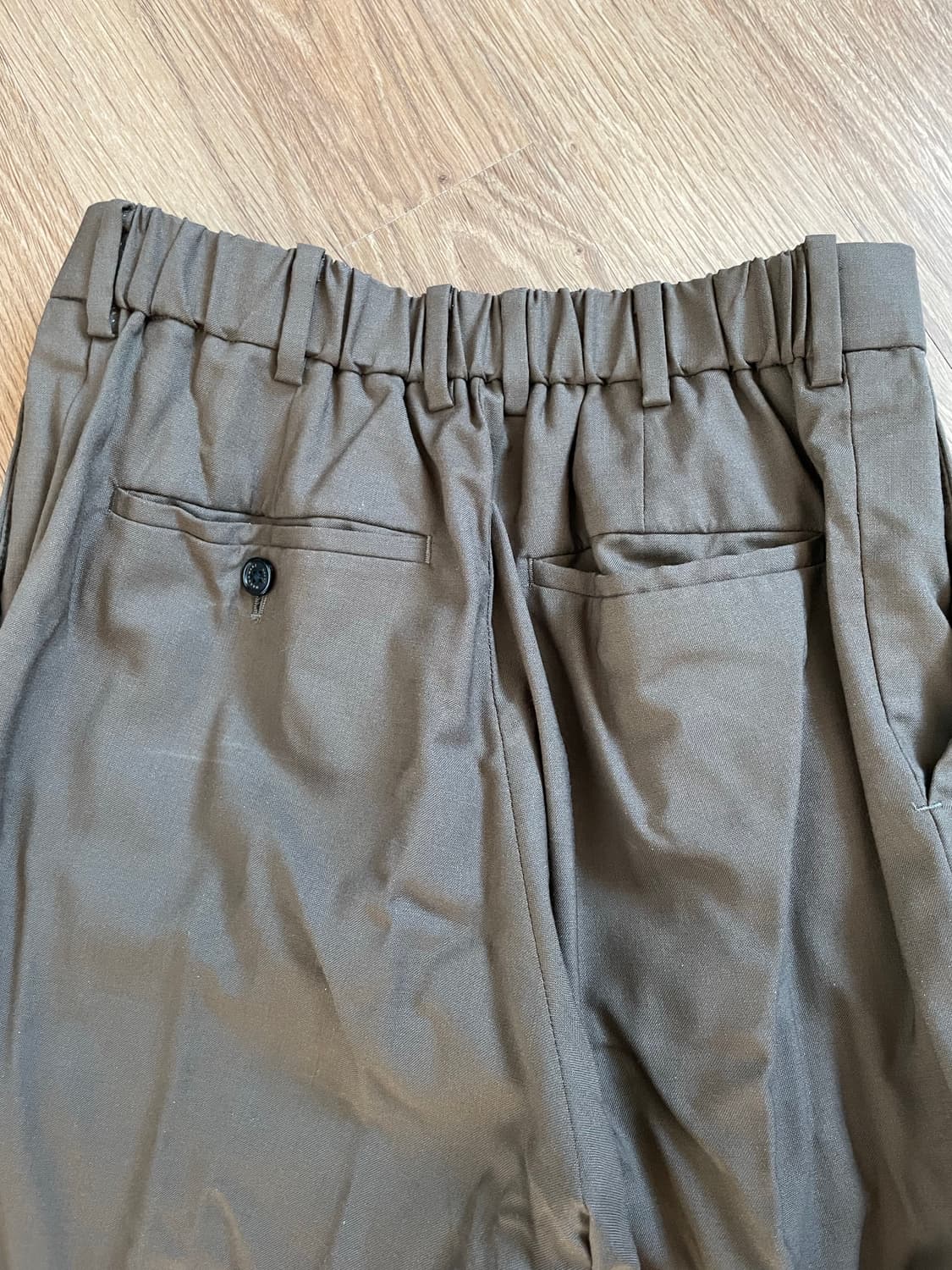 마카웨어 브라운 트로피컬 울 밴딩 슬랙스 상품이미지6