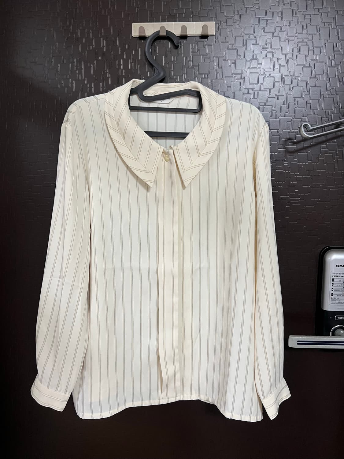 스트라이프 카라 긴팔 블라우스 free 상품이미지1