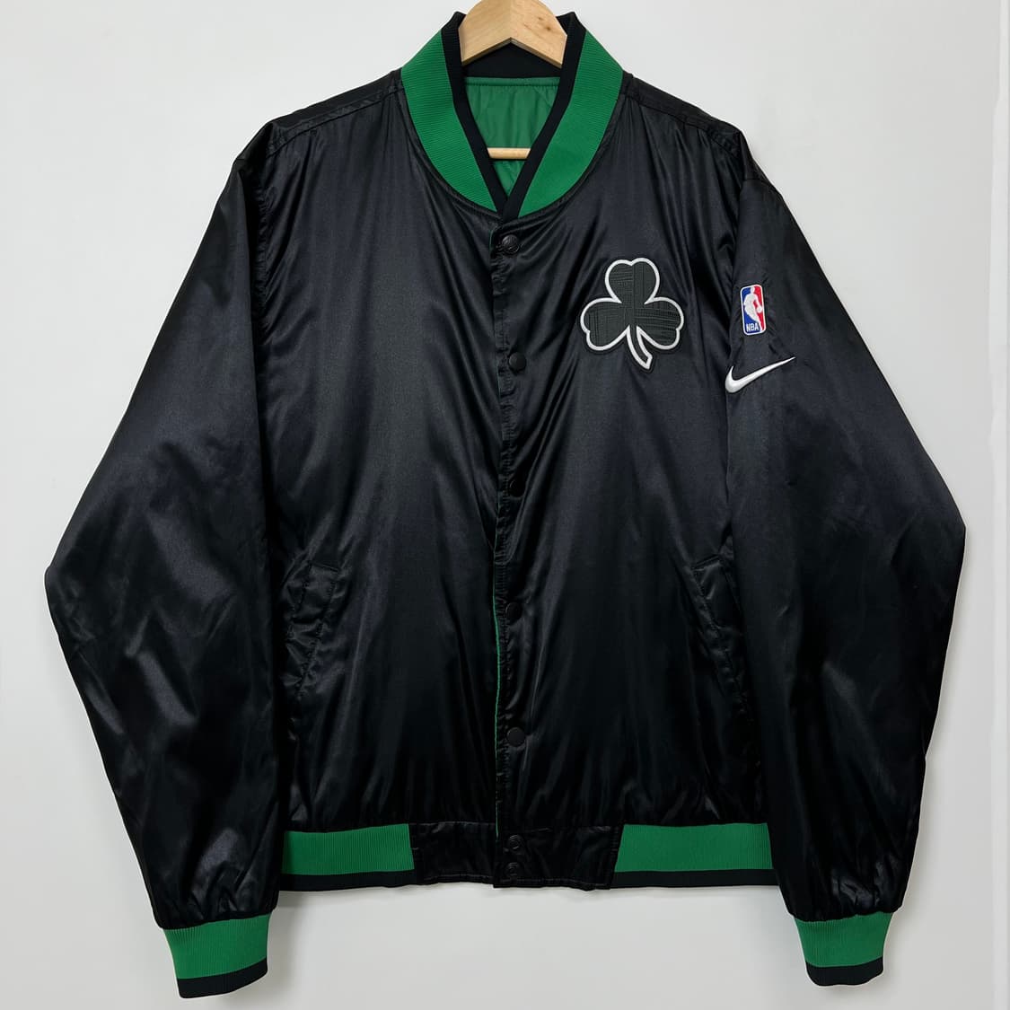 나이키 X NBA 셀틱스 리버시블 사틴 자켓 상품이미지1
