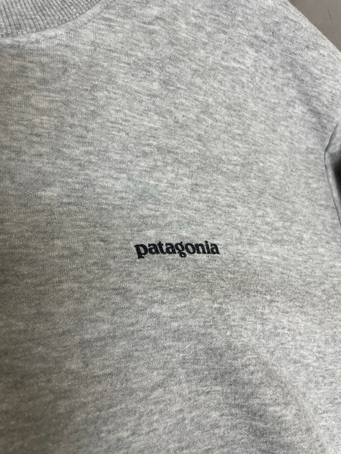 파타고니아 맨투맨 그레이 상품이미지2