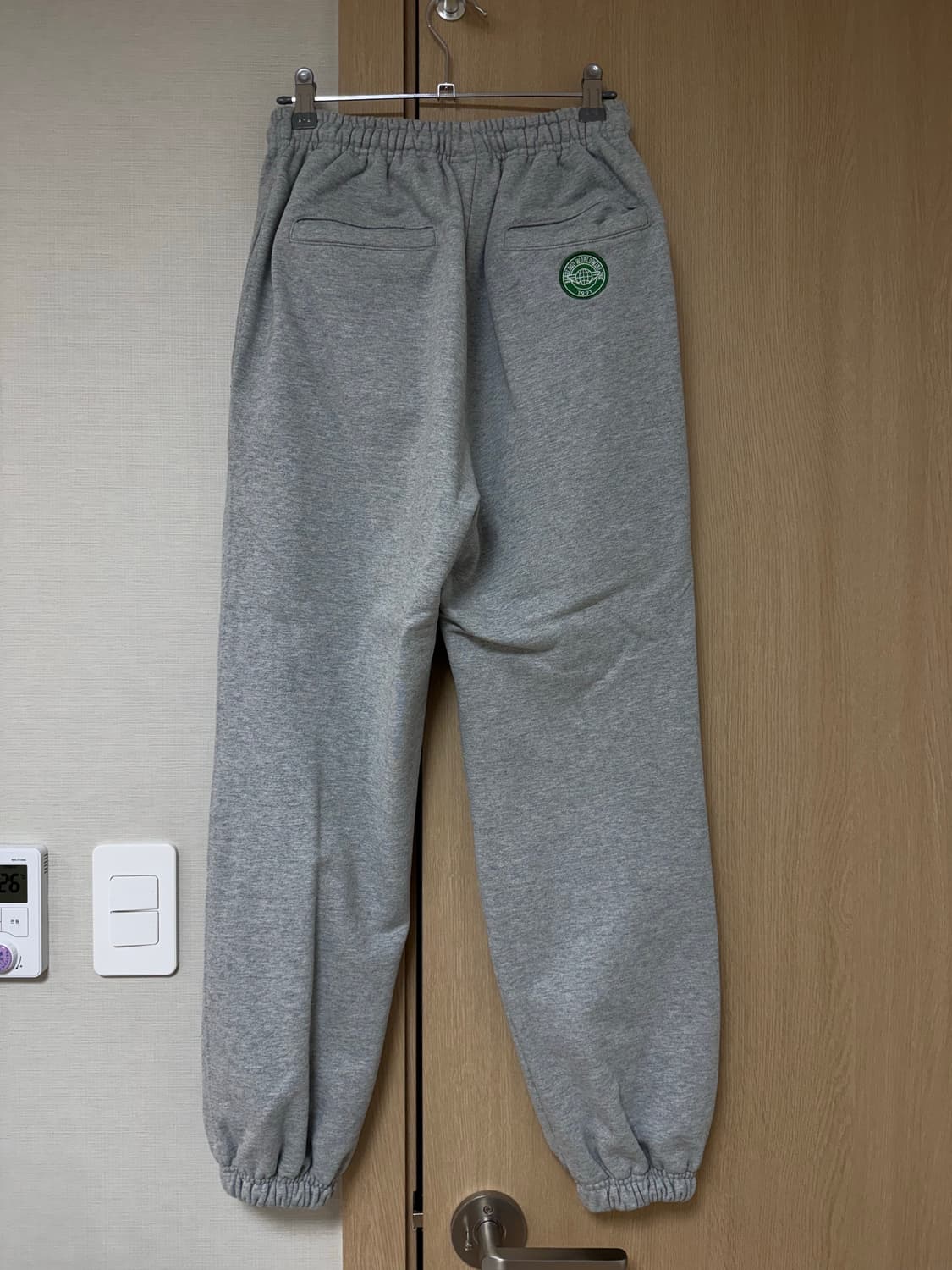 헤리티지 엠블렘 수퍼 와이드 조거 - 그레이 상품이미지4