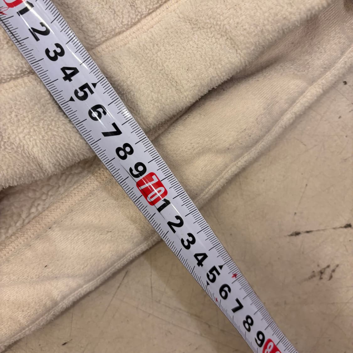 뉴발란스 크림 스몰로고 플리스 집업 상품이미지4