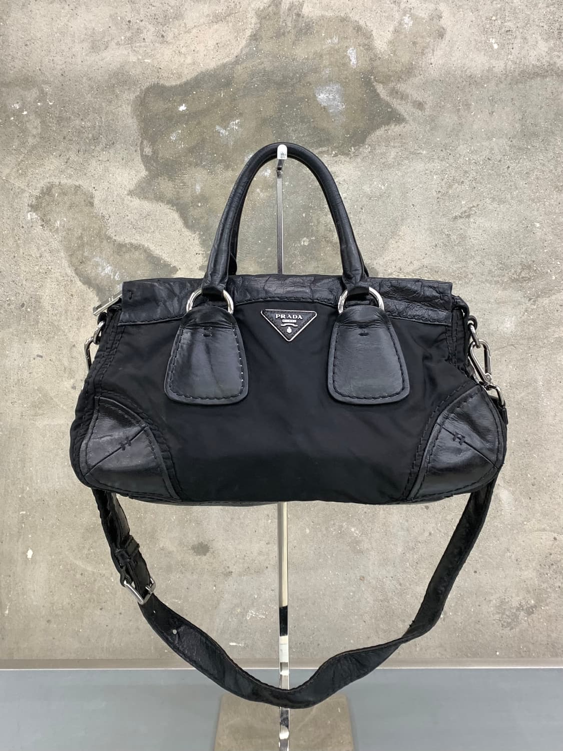 Prada 프라다 블랙 나일론 레더 크로스백 상품이미지1