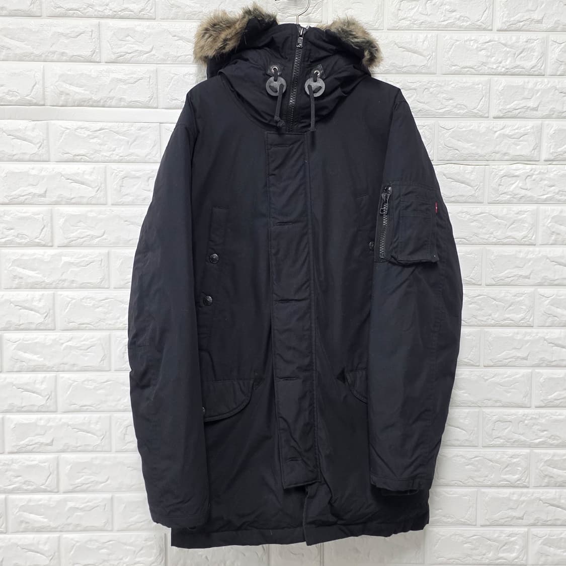 택포// 리바이스 남성 블랙 다운 패딩 S 상품이미지1