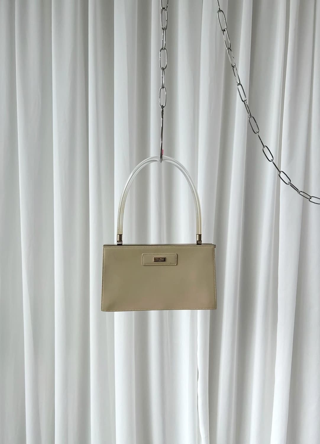 구찌 x 톰포드 2000s 글로시 레더 루사이트 바 핸들 숄더백 상품이미지1