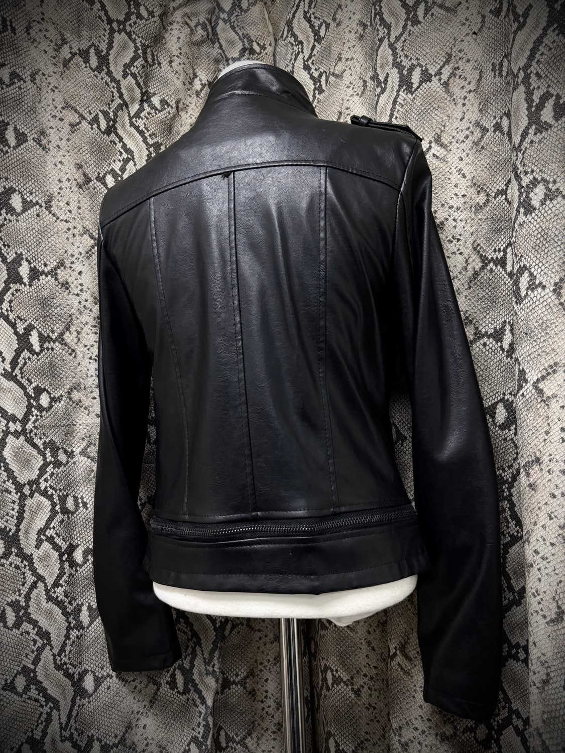 V-Kei Draped Fake Leather 2-Zip Detail J 상품이미지6