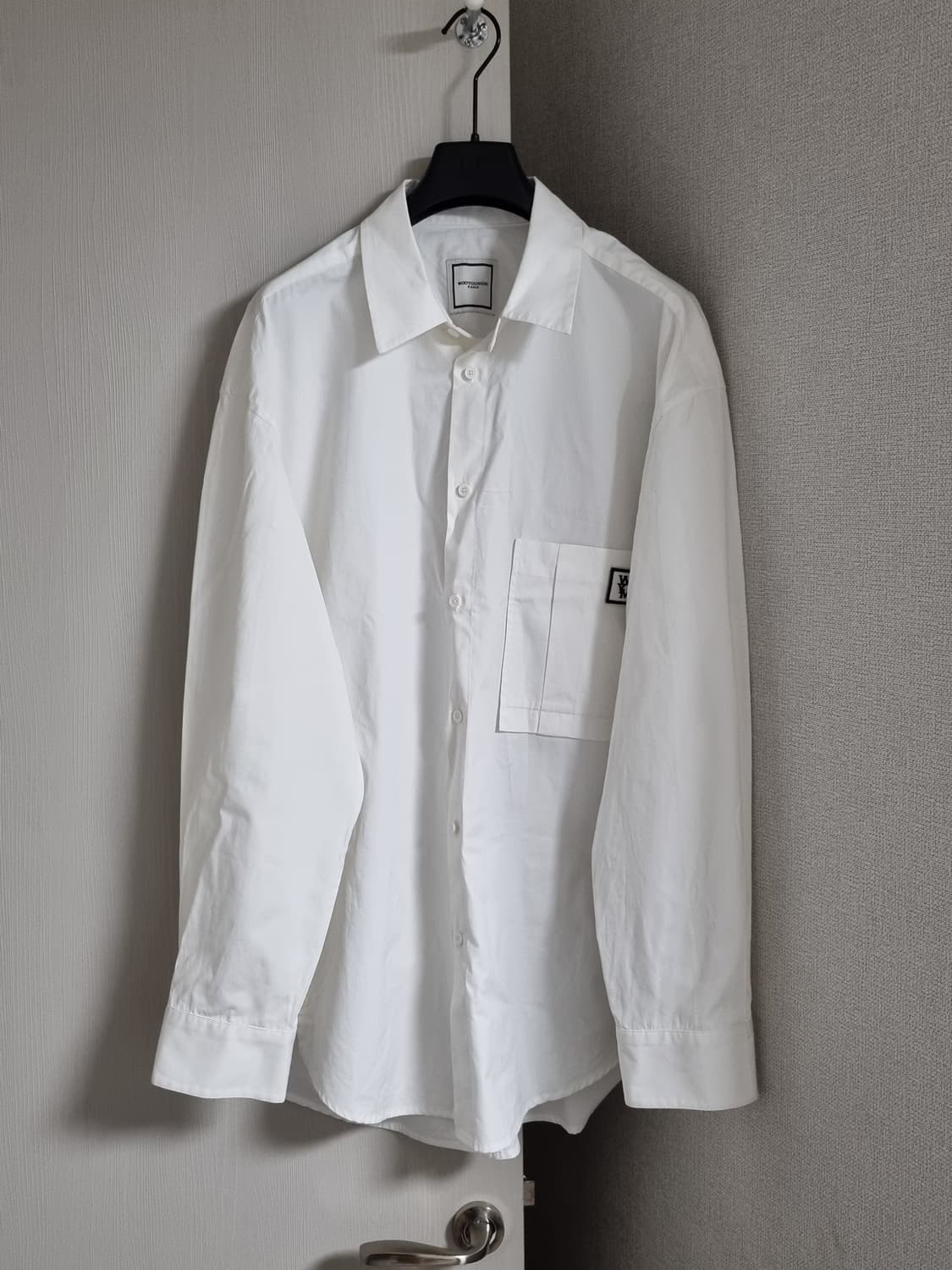 우영미 백로고 셔츠 상품이미지1